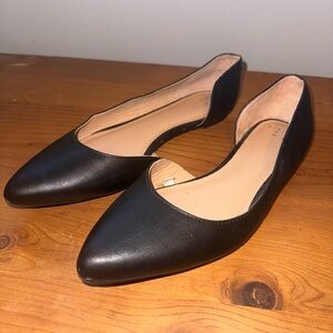 Women’s black flats size 9